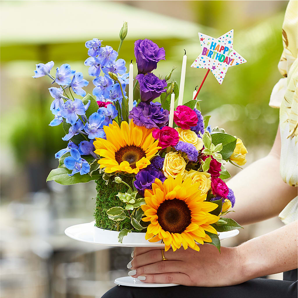 Star of the Day Floral Cake – VERL'S CREATION FLORIST, Dallas TX